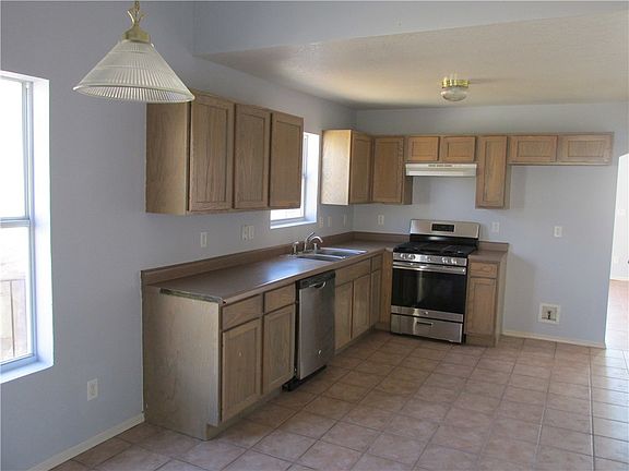 3rd image of 3636 Healy Dr E