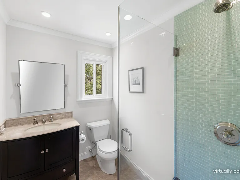 13 Diane Dr — Photo 11