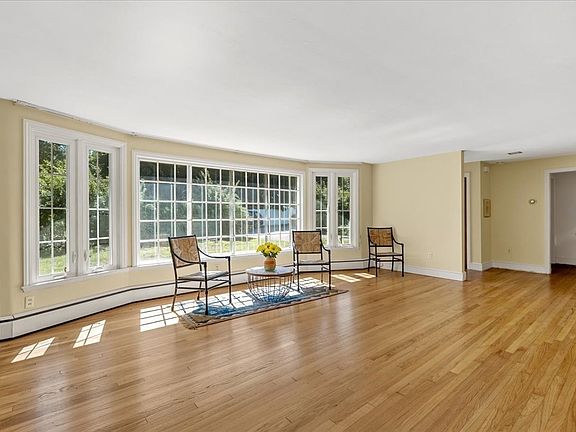 4th image of 30 Irving Rd