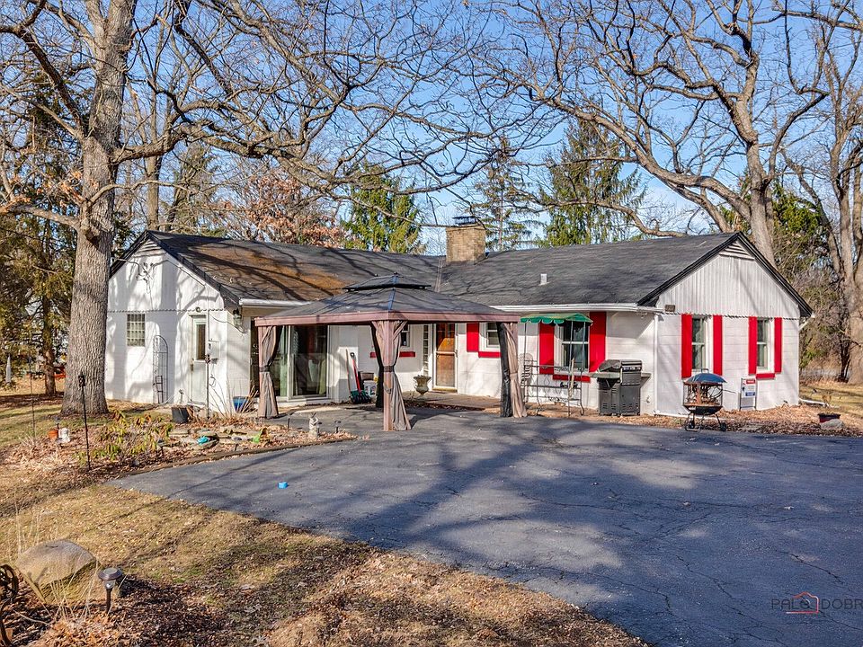 1st image of 15983 W Wadsworth Rd