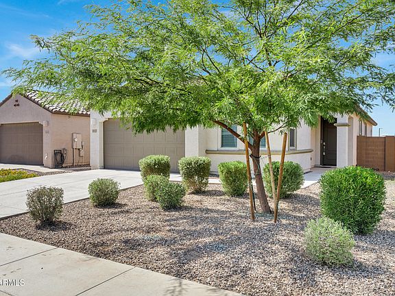2nd image of 3522 E DAKOTA Drive
