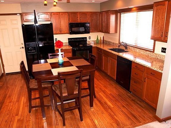4th image of 16401 Jefferson Hill Ct