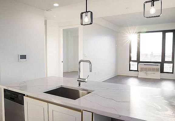 2nd image of 644 4th Ave #808