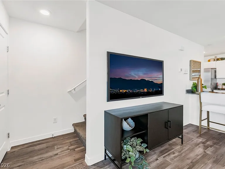 903 Rosy Starling St — Photo 19