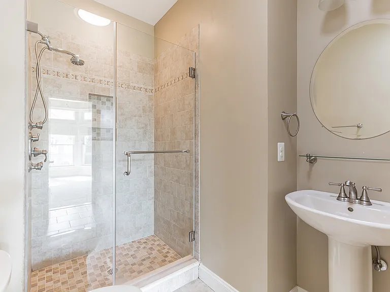 7607 Newmarket Dr — Photo 22