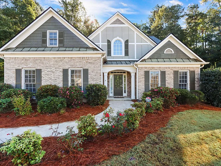 5723 Vinings Retreat Way SW — Photo 1