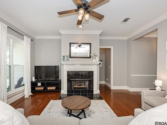 4th image of 10455 Springdale Ave