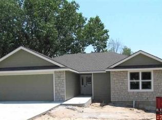 133 Turkey Ridge Dr, Saint George, KS 66535