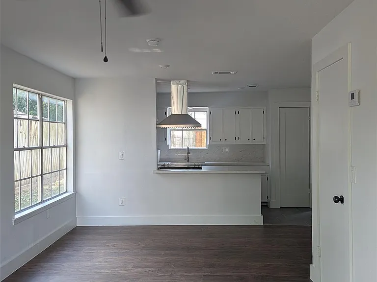 804 Ward St — Photo 3