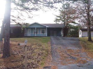 130 Meadow Ln, Oneida, TN 37841