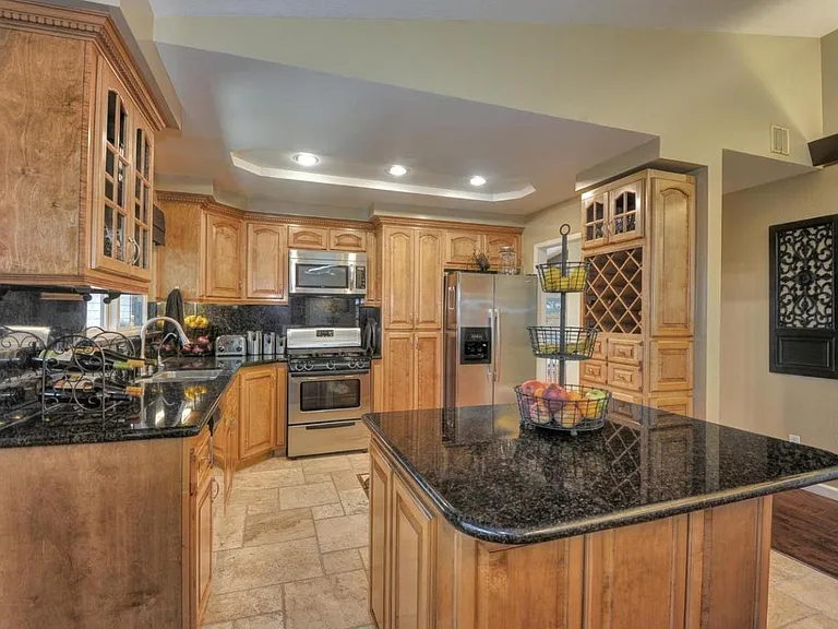 38061 Iris Ct — Photo 6