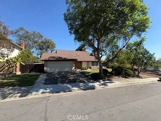 4 bed, 3.5 bath, 1923 sqft, $4,980 — Photo 1