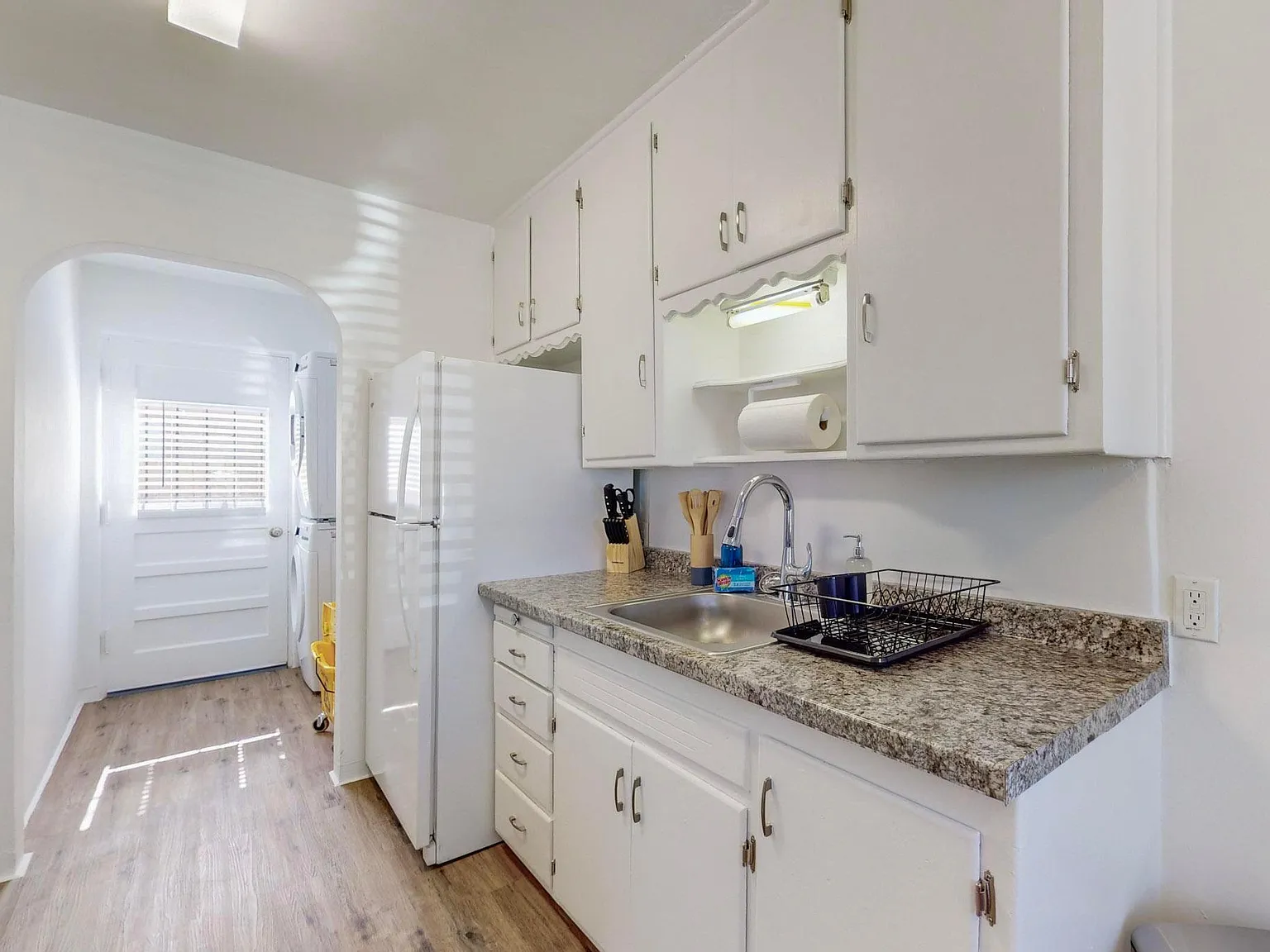 2 bed, 700 sqft, $1,950 — Photo 4