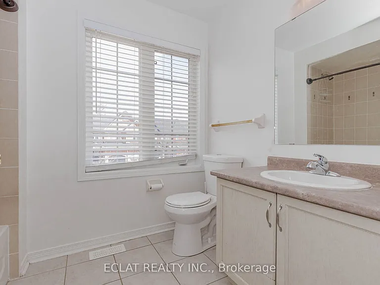 2 Lancaster Ct — Photo 34