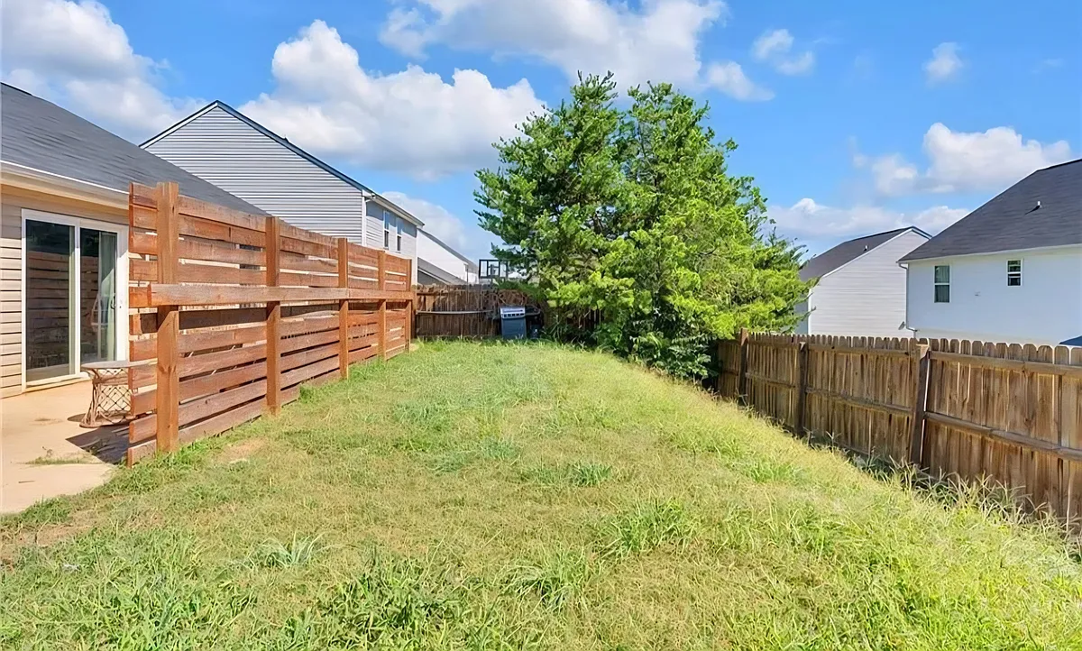 Building Photo - 227 Kendall Dr