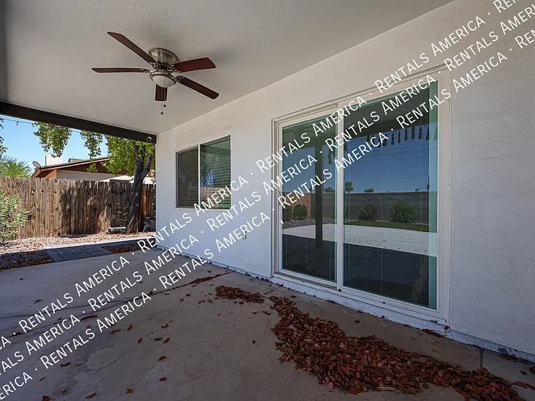 2902 W Straford Dr — Photo 31