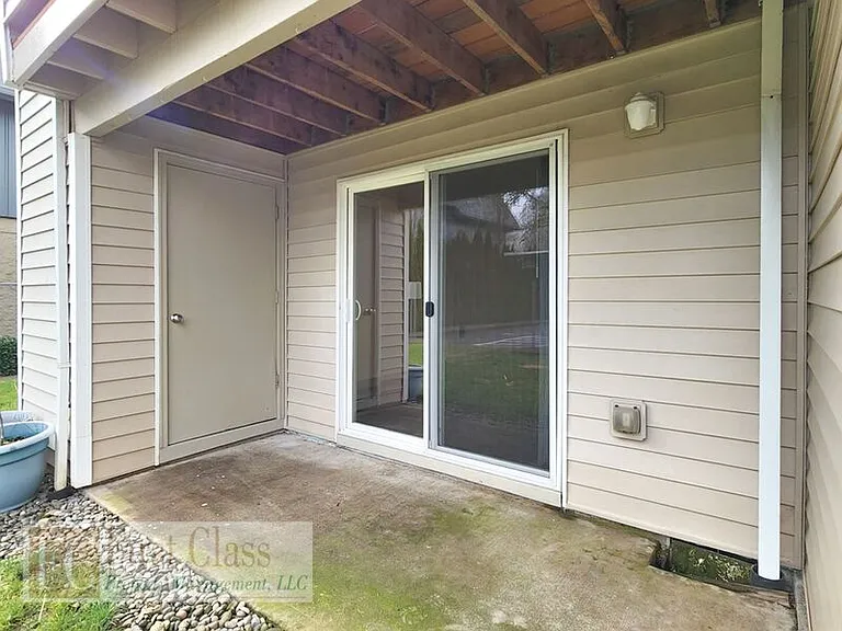 MAXWELL MANOR — Photo 37