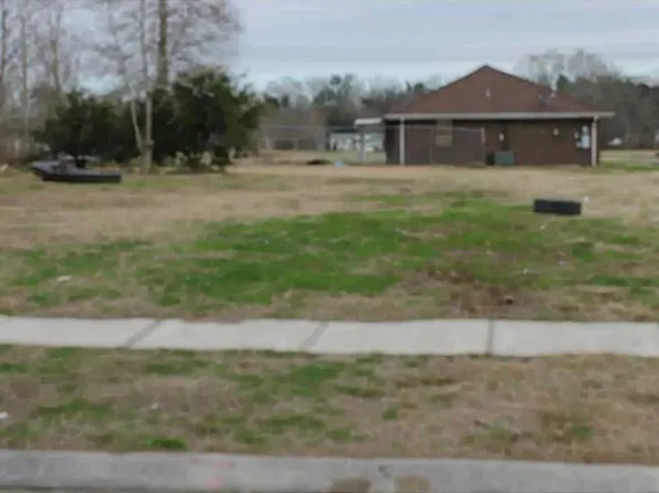 1949 Sugar Mill Dr, Saint Bernard, LA 70085