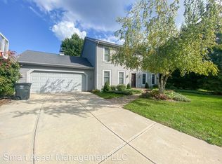 879 Timberline Ct W, Oconomowoc, WI 53066