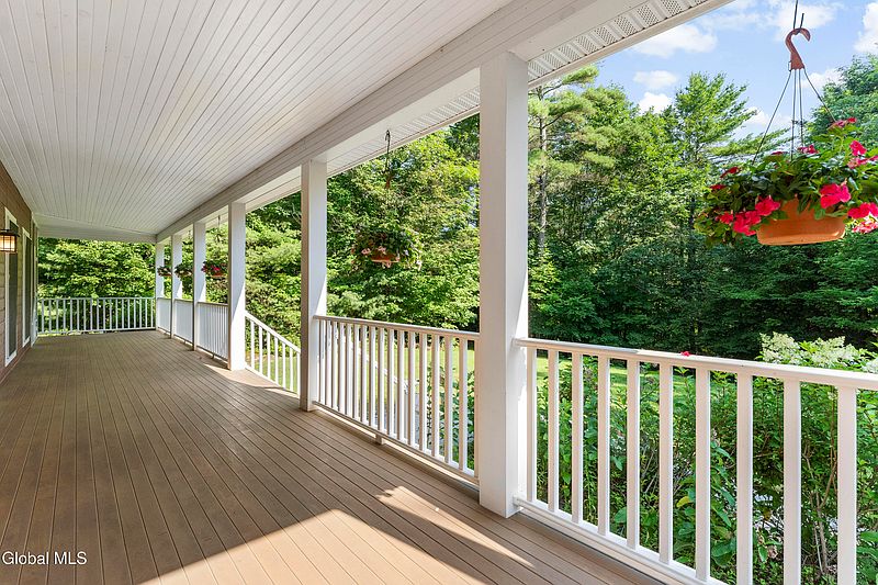 5th image of 123 Stock Farm Road