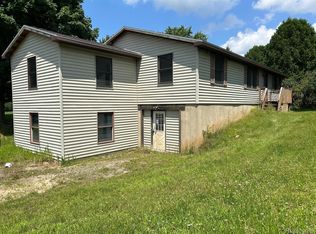 6976 Crofoot Rd, Fowlerville, MI 48836