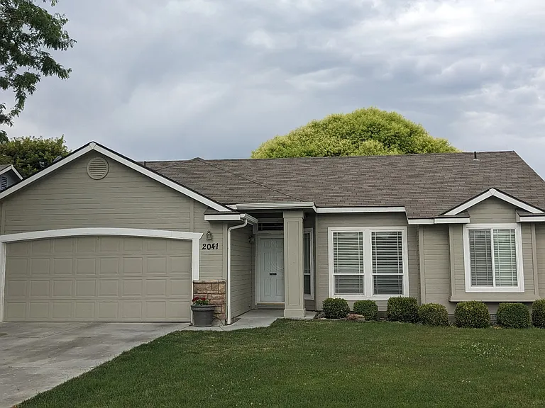 2041 W Swallowtail Pl — Photo 2