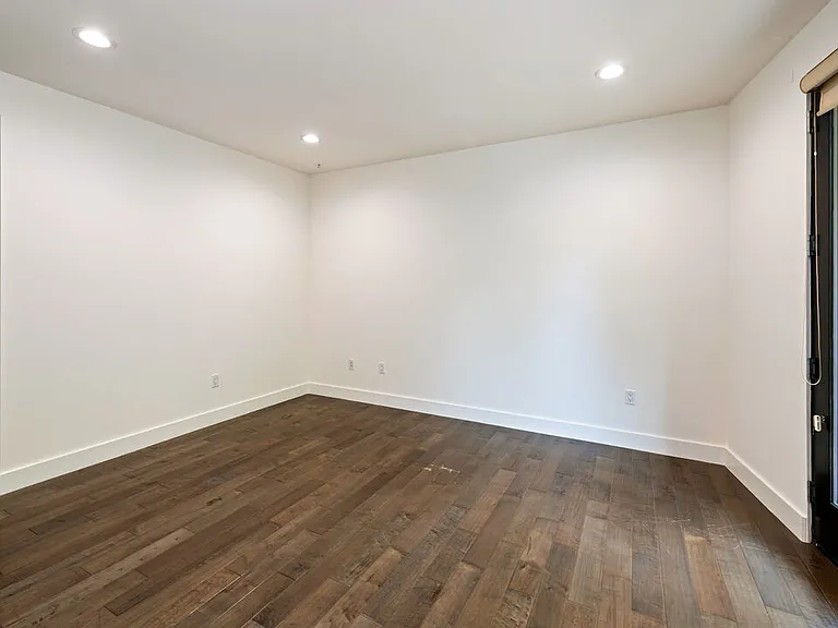 1304 Roxbury Dr #103 — Photo 16
