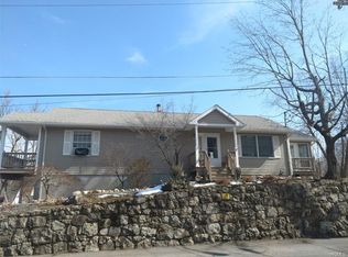 2 Wyandotte Ave, Highland Falls, NY 10928