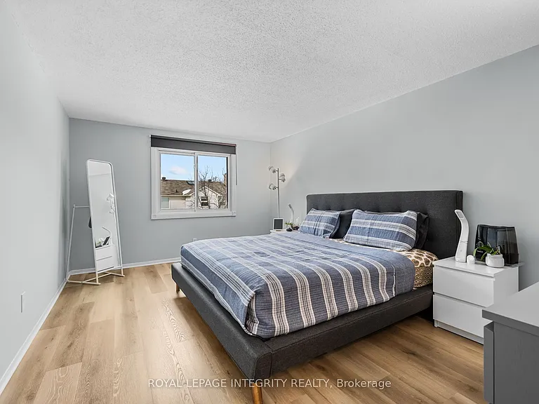 1090 Chablis Park — Photo 16