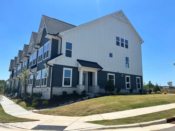 3135 White Rail Dr, Fuquay Varina, NC 27526