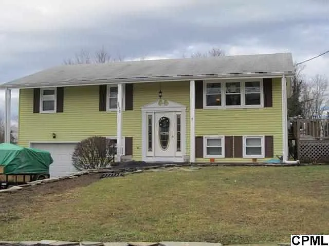 2670 Spring Rd photo 1