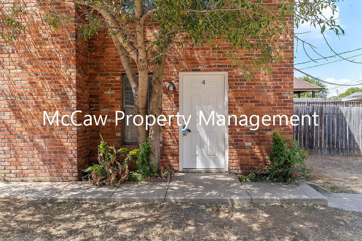 Building Photo - 210 Rolston Rd #4