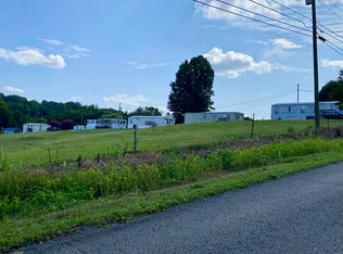 1079 Meadow Wood Cir, Dandridge, TN 37725