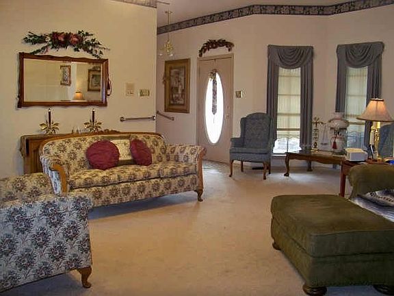 3rd image of 1900 Fox Hollow Cir
