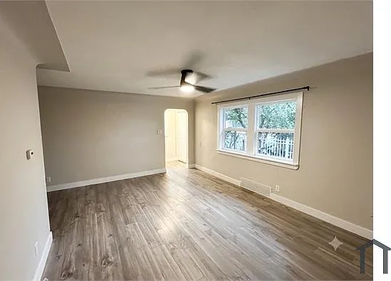 1464 Elmira St — Photo 3