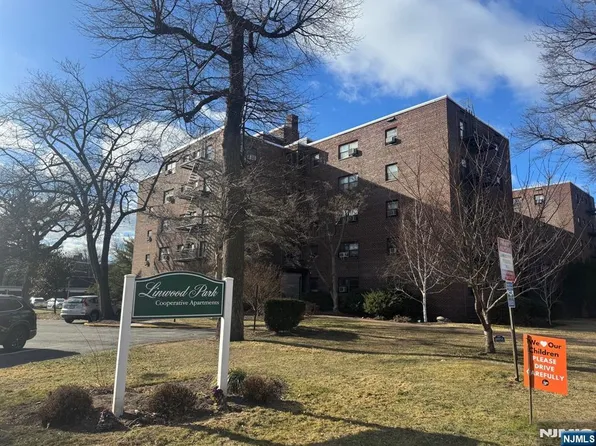 400 Fairview Ave APT 1H, Fort Lee, NJ 07024