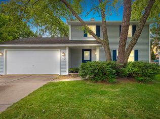 2572 Van Beek Rd, Green Bay, WI 54311