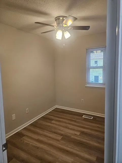 3 bed, 1.5 bath, 1170 sqft, $1,900 — Photo 2