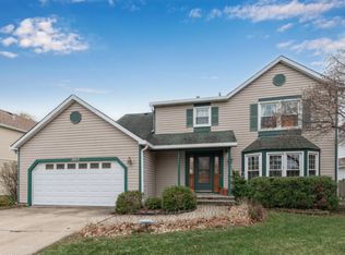 1065 John Dr, Hoffman Estates, IL 60169