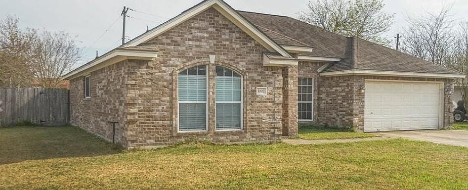 1st image of 1002 N Shepherd Dr