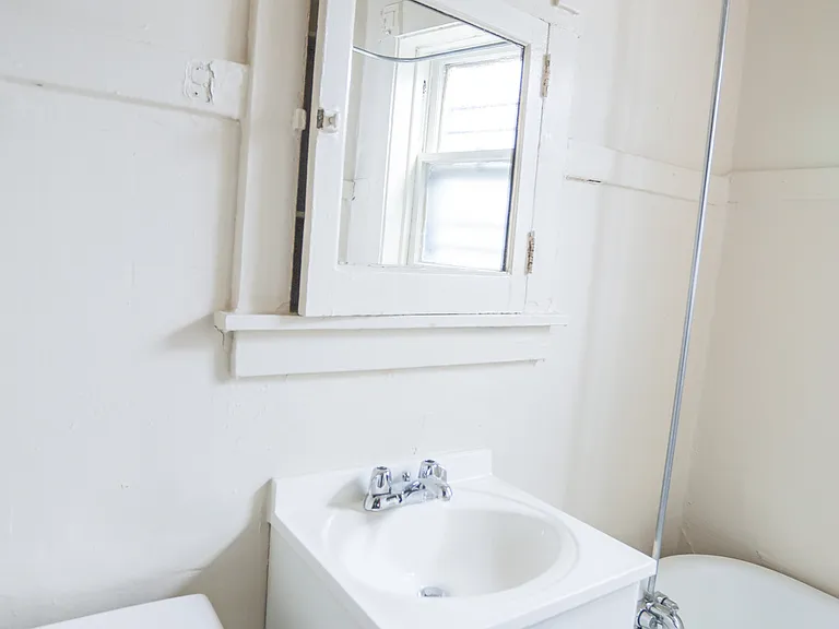 1535 W Cornelia Ave #1 — Photo 8
