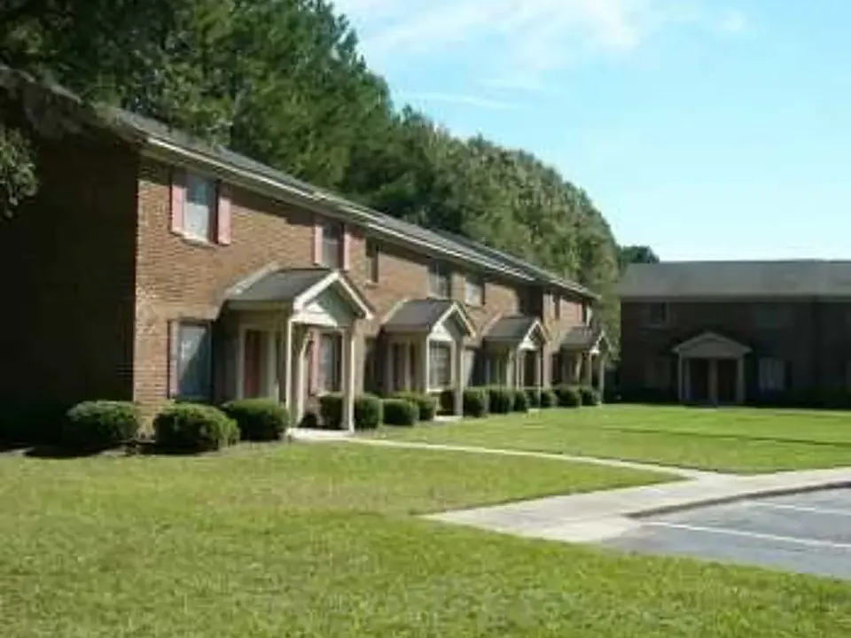 Oakmont Square Apartments