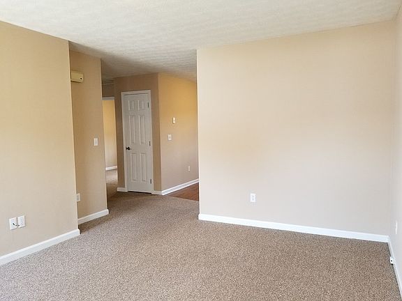 3rd image of 316 Jones Ln APT 16