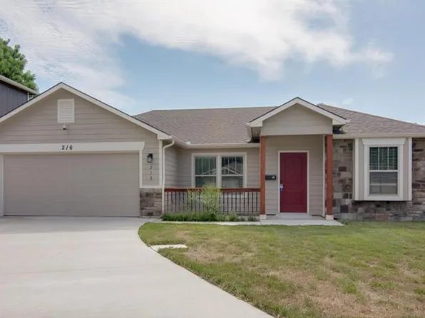 216 Kaw Ct, Lawrence, KS 66044