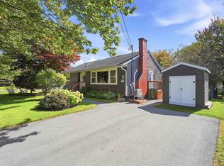 13 Elizabeth St, Dartmouth, NS B2W 2T4