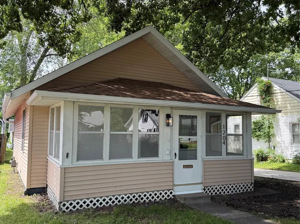 1204 Clinton Ave, Des Moines, IA 50313