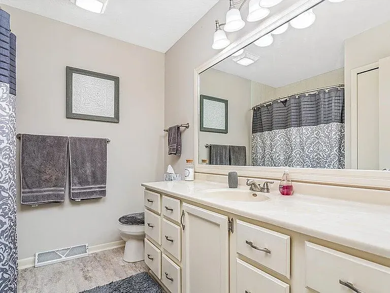 2352 Graystone Dr — Photo 14