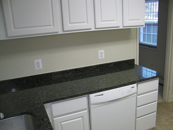 5th image of 2520 10th St N APT B