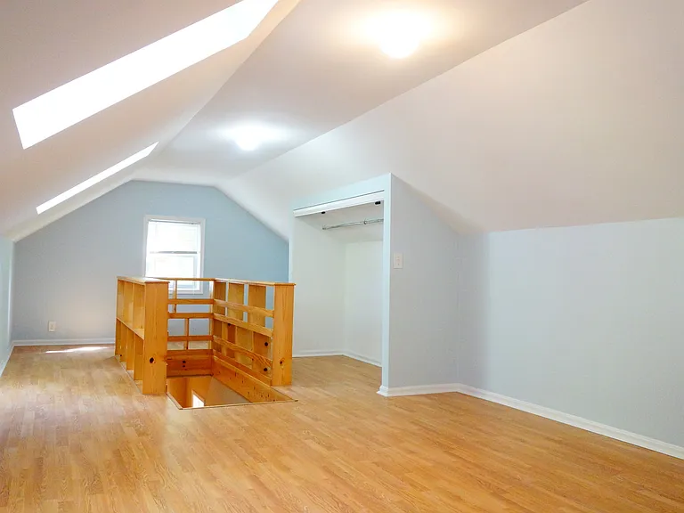 8405 Greenwood Ave — Photo 54