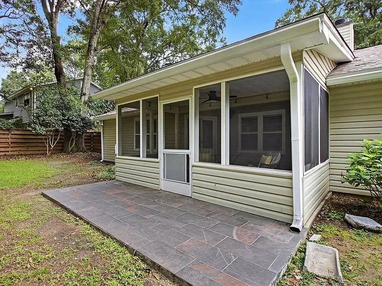 3520 Clifden Dr — Photo 60